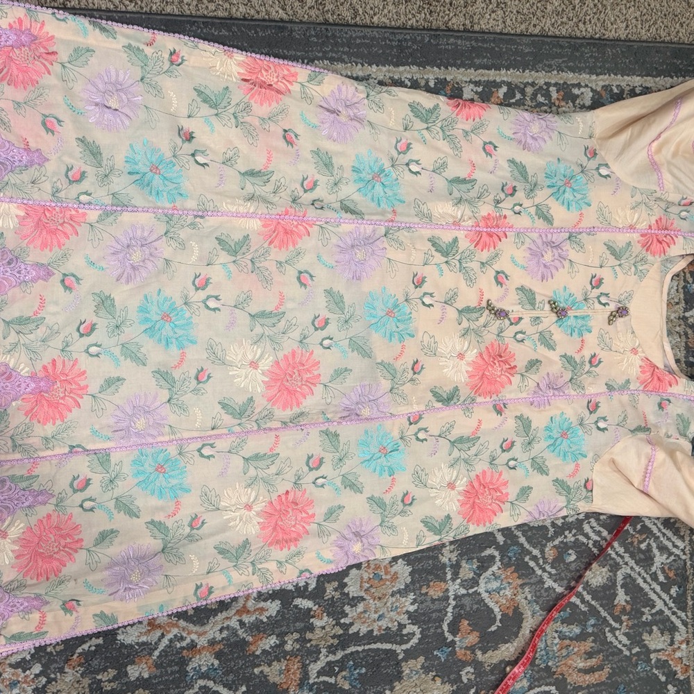 Embroidered Floral Pastel Kurta Set - Picture 12 of 13